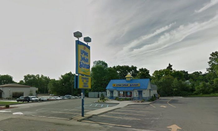 Long John Silvers - Grand Rapids - 3928 Plainfield Ave Ne (newer photo)